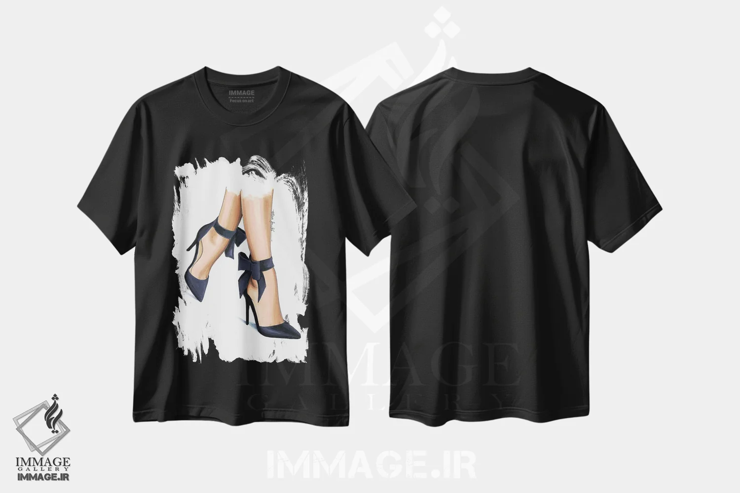 تیشرت مشکی طرح دار کفش پاشنه دار سرمه ای، تزئینی اثر الزا فوچه | immage.ir