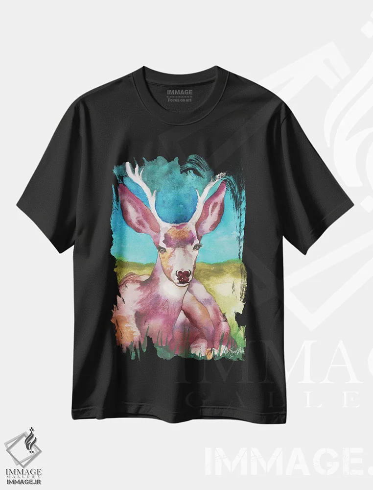 تیشرت مشکی طرح دار گوزن نر در مزرعه ۱، مدیوم اثر الیزابت مدلی | immage.ir