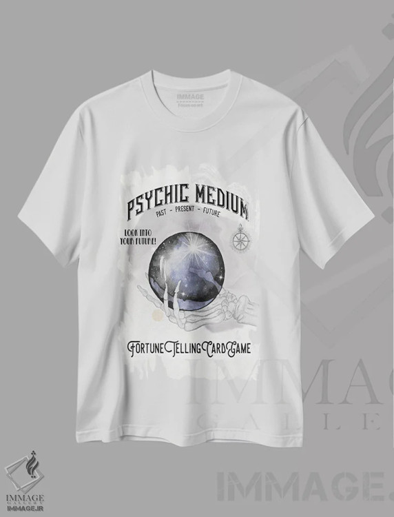 تیشرت سفید طرح دار رسانهٔ روحانی، هنر دیجیتال اثر الیزابت مدلی | immage.ir