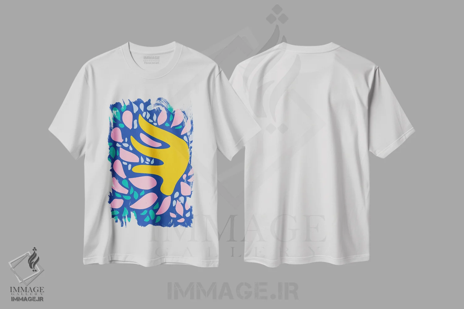 تیشرت سفید طرح دار شب آبی و خورشید زرد اثر امانوئل سیگنورینو | immage.ir