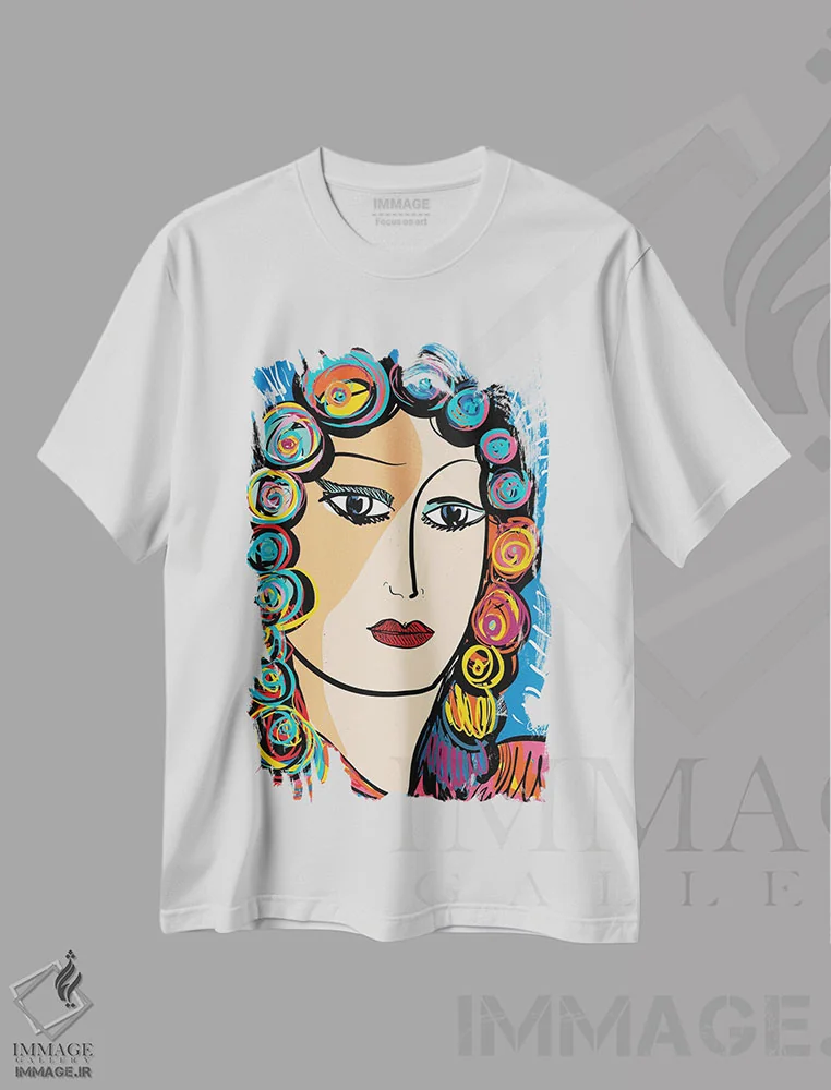 تیشرت سفید طرح دار پرترهٔ زن در نور، هنر دیجیتال اثر امانوئل سیگنورینو | فروشگاه ایماژ