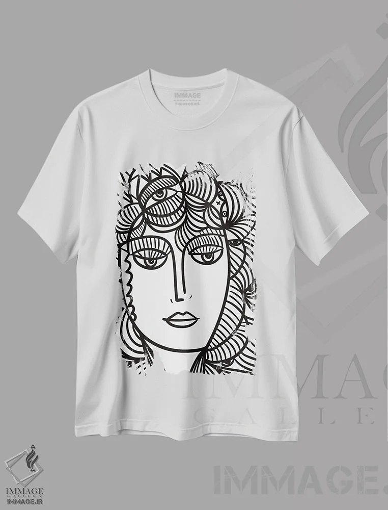تیشرت سفید طرح دار زن گل با چشمانی در میان موهایش، هنر تزئینی سیاه و سفید اثر امانوئل سیگنورینو | immage.ir