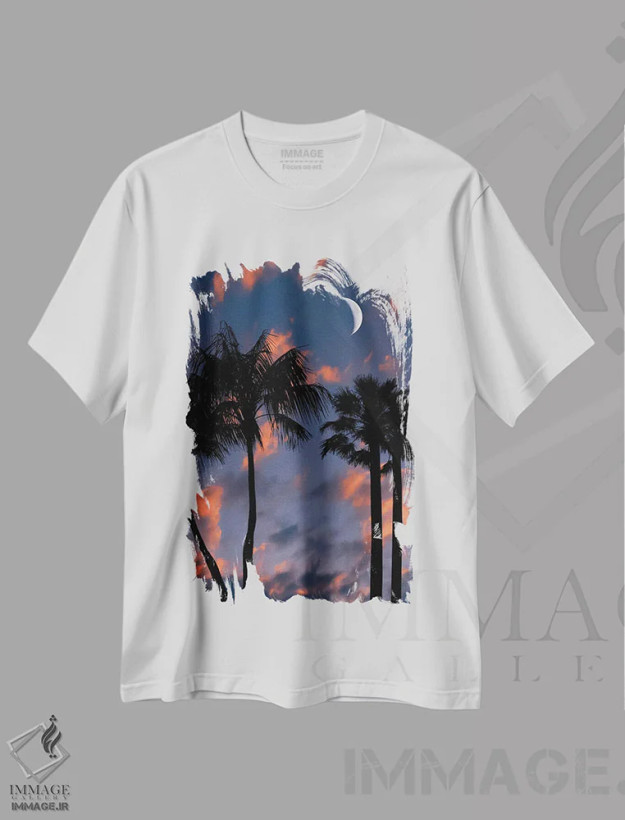 تیشرت سفید طرح دار شب گرمسیری، مدیوم اثر مانجیک پیکچرز | فروشگاه ایماژ