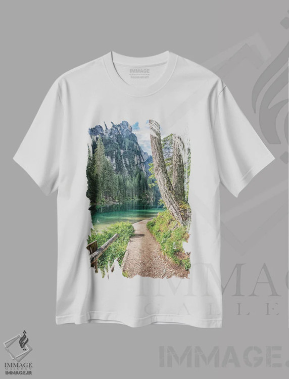 تیشرت سفید طرح دار سفری در دولومیت ها، مدیوم اثر مانجیک پیکچرز | immage.ir