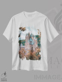 تیشرت سفید طرح دار قلعه آلمانی، مدیوم اثر مانجیک پیکچرز | فروشگاه ایماژ
