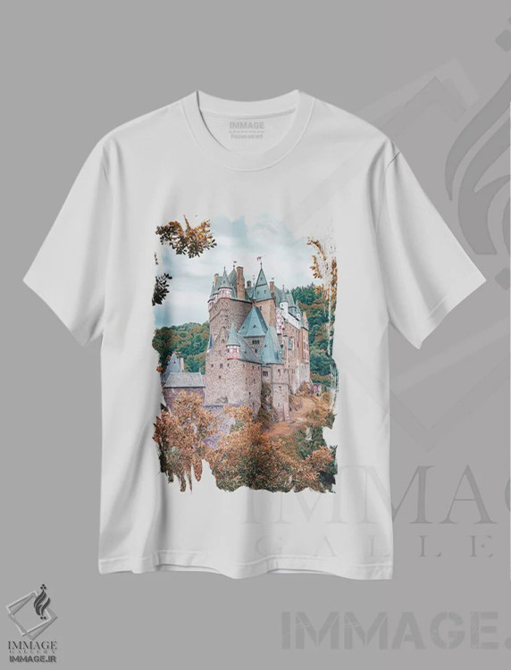 تیشرت سفید طرح دار قلعه آلمانی، مدیوم اثر مانجیک پیکچرز | فروشگاه ایماژ