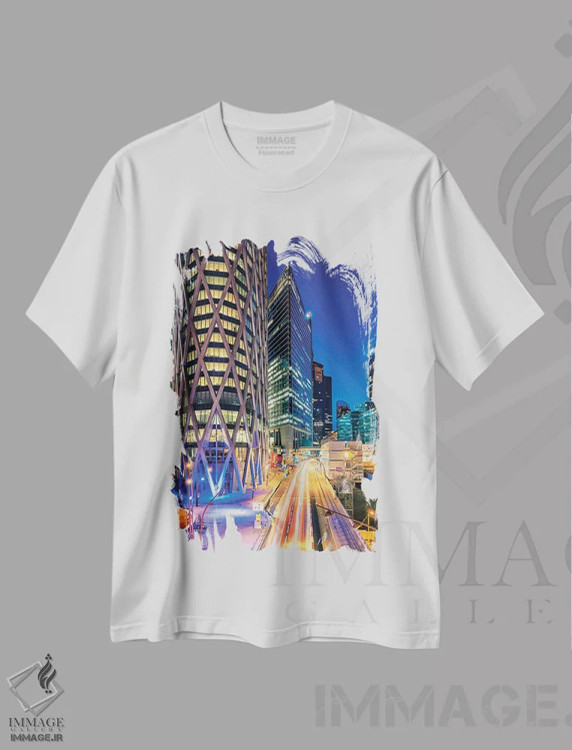 تیشرت سفید طرح دار شهر در شب، مدیوم اثر مانجیک پیکچرز | immage.ir