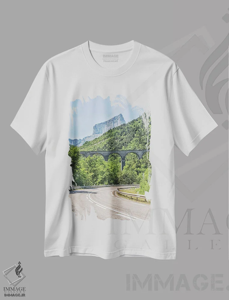تیشرت سفید طرح دار جاده آلپ، مدیوم اثر مانجیک پیکچرز | immage.ir