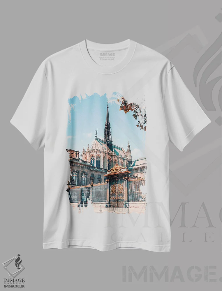 تیشرت سفید طرح دار مرکز شهر پاریس، مدیوم اثر مانجیک پیکچرز | فروشگاه ایماژ