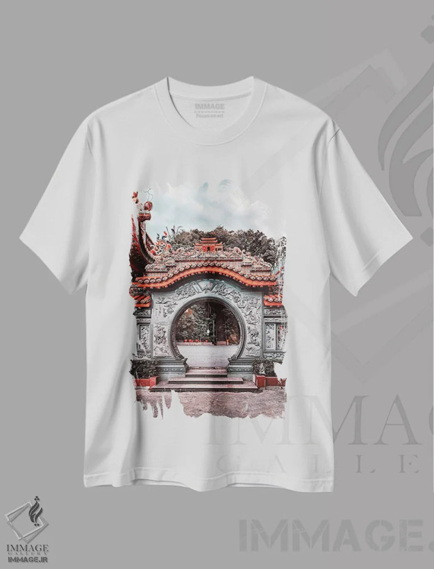 تیشرت سفید طرح دار دَر چینی، مدیوم اثر مانجیک پیکچرز | فروشگاه ایماژ