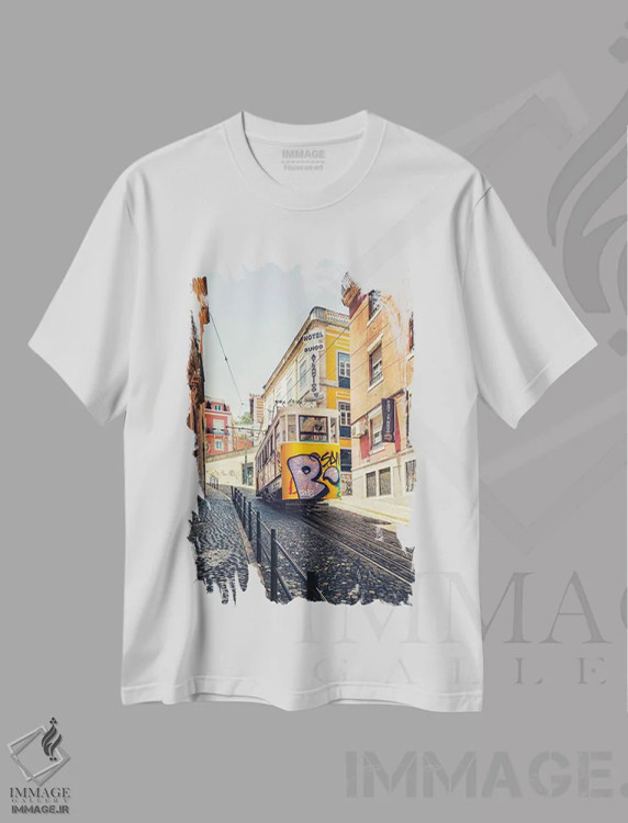 تیشرت سفید طرح دار تراموا در لیسبون، مدیوم اثر مانجیک پیکچرز | immage.ir