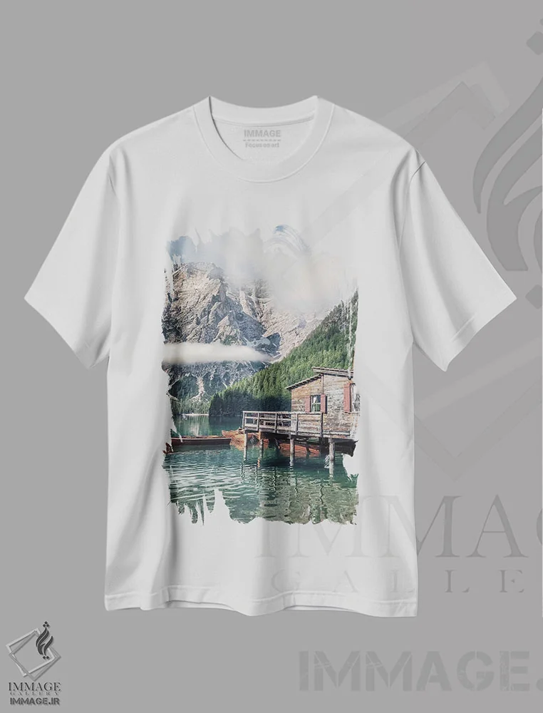 تیشرت سفید طرح دار کلبه ای کنار دریاچه، مدیوم اثر مانجیک پیکچرز | immage.ir