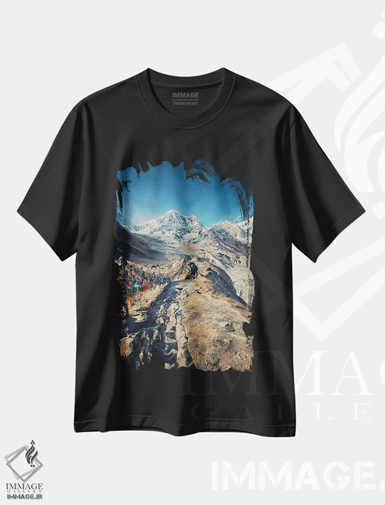 تیشرت مشکی طرح دار اردوگاه پایه آناپورنا، مدیوم اثر مانجیک پیکچرز | immage.ir
