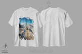 تیشرت سفید طرح دار اردوگاه پایه آناپورنا، مدیوم اثر مانجیک پیکچرز | فروشگاه ایماژ