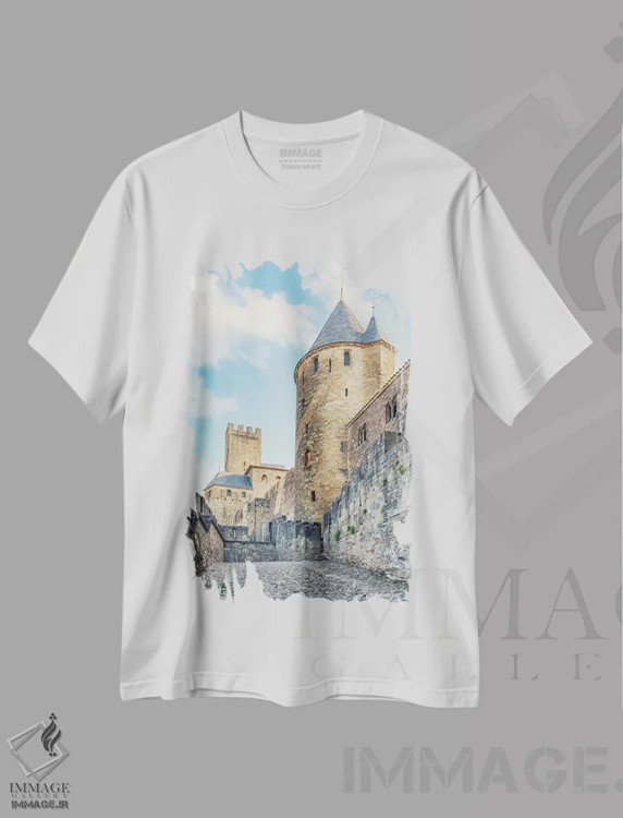 تیشرت سفید طرح دار دیواره قلعه کارکاسون، مدیوم اثر مانجیک پیکچرز | فروشگاه ایماژ
