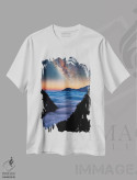 تیشرت سفید طرح دار غروب هیمالیا، مدیوم اثر مانجیک پیکچرز | immage.ir