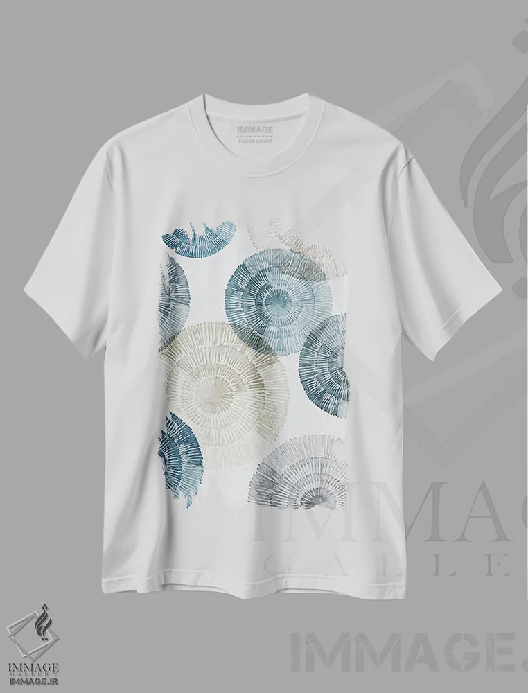 تیشرت سفید طرح دار خیالپردازی ریتمیک آبی ۲، آبستره اثر اما پیل | immage.ir