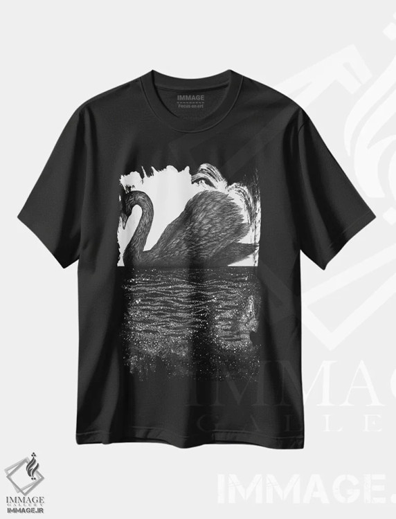 تیشرت مشکی طرح دار سوی دیگر، نقاشی و تصویرگری سیاه و سفید اثر الا مازور | فروشگاه ایماژ