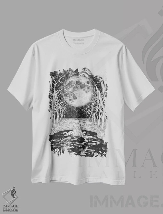 تیشرت سفید طرح دار حمام کننده مهتاب، نقاشی و تصویرگری سیاه و سفید اثر الا مازور | فروشگاه ایماژ
