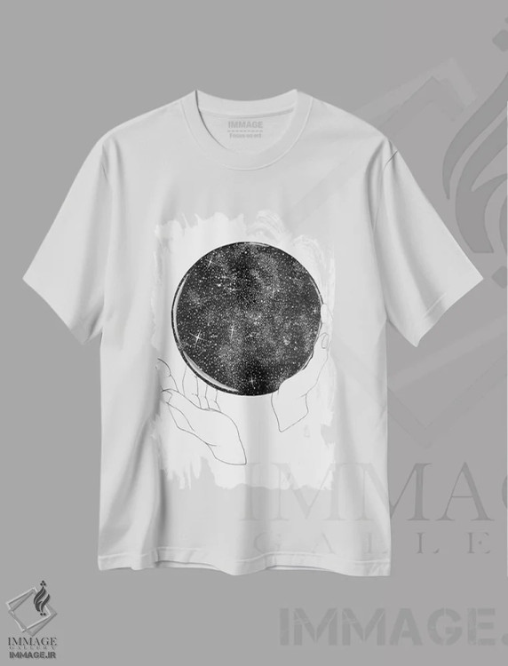 تیشرت سفید طرح دار آینده ستاره بین همان گذشته است، هنر تزئینی سیاه و سفید اثر الا مازور | فروشگاه ایماژ
