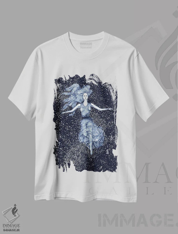 تیشرت سفید طرح دار شناگر نور ستاره، دست نقاشی و طراحی دستی اثر الا مازور | immage.ir