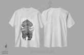 تیشرت سفید طرح دار ارواح پدرانمان، هنر تزئینی سیاه و سفید اثر الا مازور | فروشگاه ایماژ