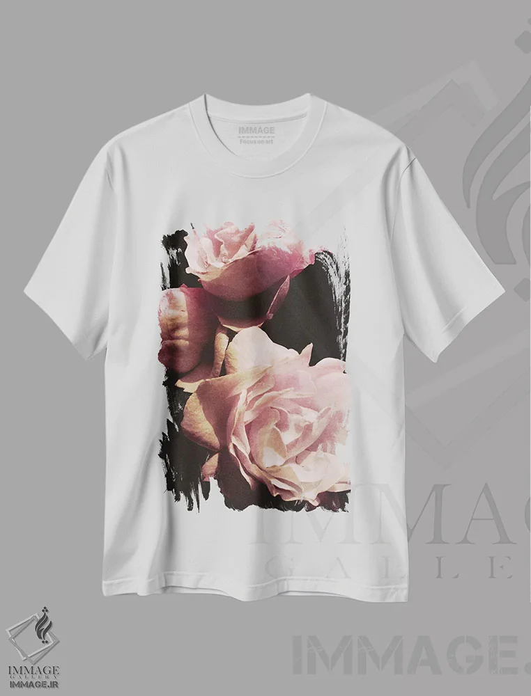 تیشرت سفید طرح دار دسته گل تنها II، تزئینی اثر امیلی ناواس | immage.ir
