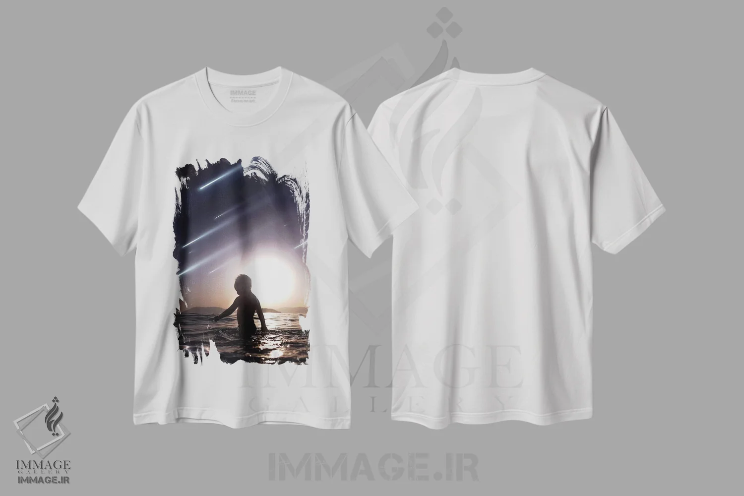 تیشرت سفید طرح دار ستارگان در حال سقوط، عکاسی ترکیبی اثر ای ان.پی اس | immage.ir