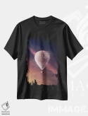 تیشرت مشکی طرح دار سفر خوش، عکاسی ترکیبی اثر ای ان.پی اس | فروشگاه ایماژ