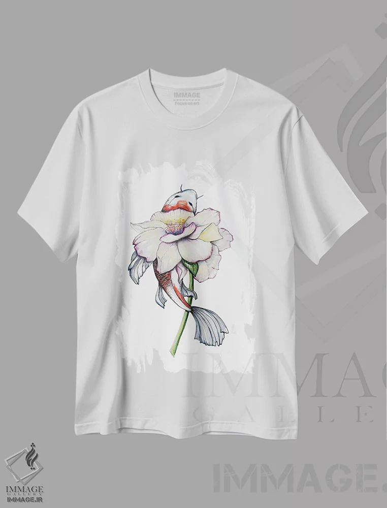 تیشرت سفید طرح دار گل صدتومانی و ماهی کوی، مدیوم اثر اوگنیا اسمیرنوا | فروشگاه ایماژ