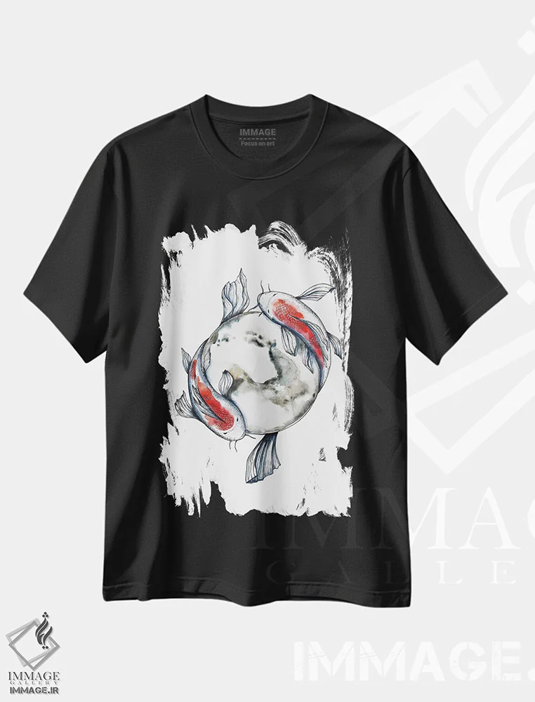 تیشرت مشکی طرح دار ماهی های کوی و ماه، مدیوم اثر اوگنیا اسمیرنوا | فروشگاه ایماژ