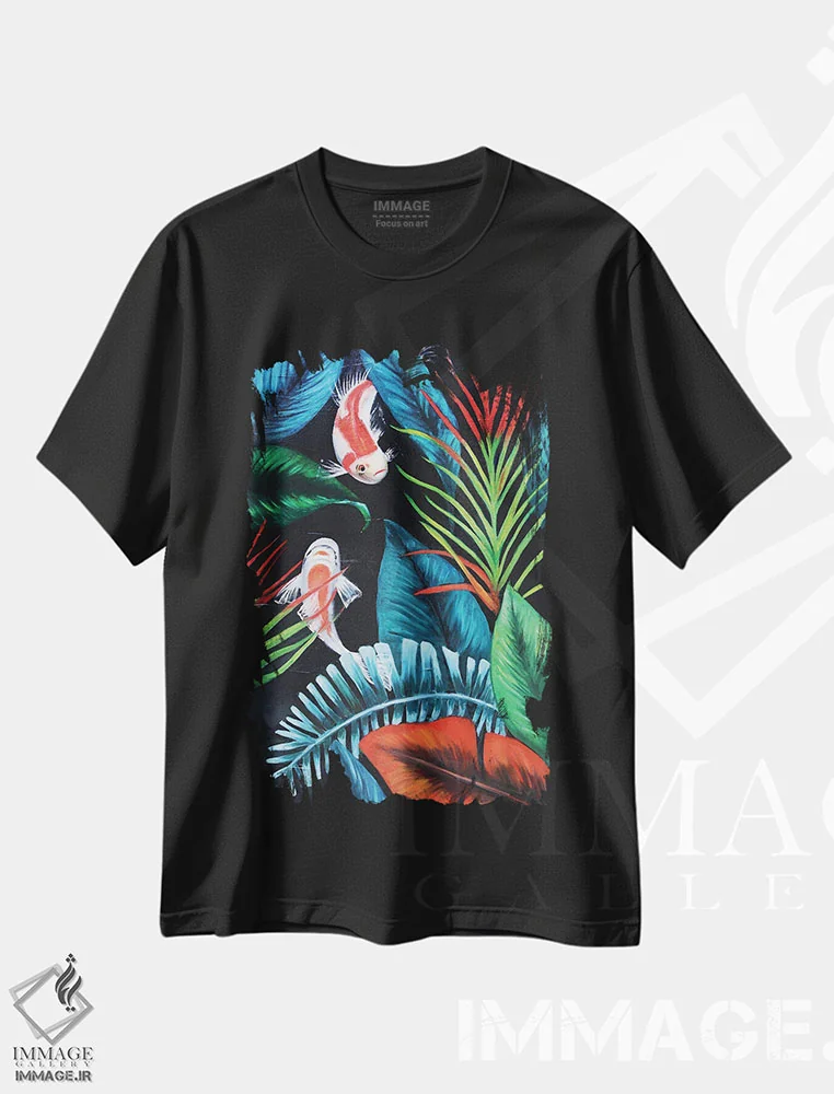 تیشرت مشکی طرح دار در میان برگ ها، تزئینی اثر اوگنیا اسمیرنوا | immage.ir