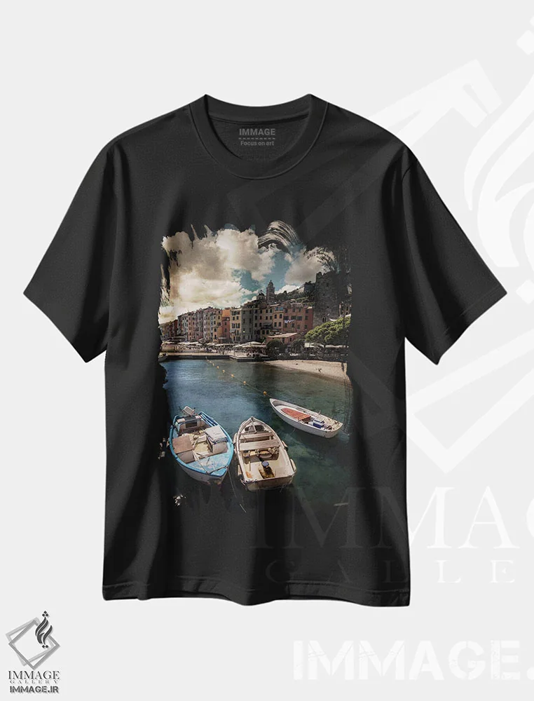 تیشرت مشکی طرح دار نمای پانورامای پورتو وِنِره، مدیوم اثر انزو رومانو | فروشگاه ایماژ