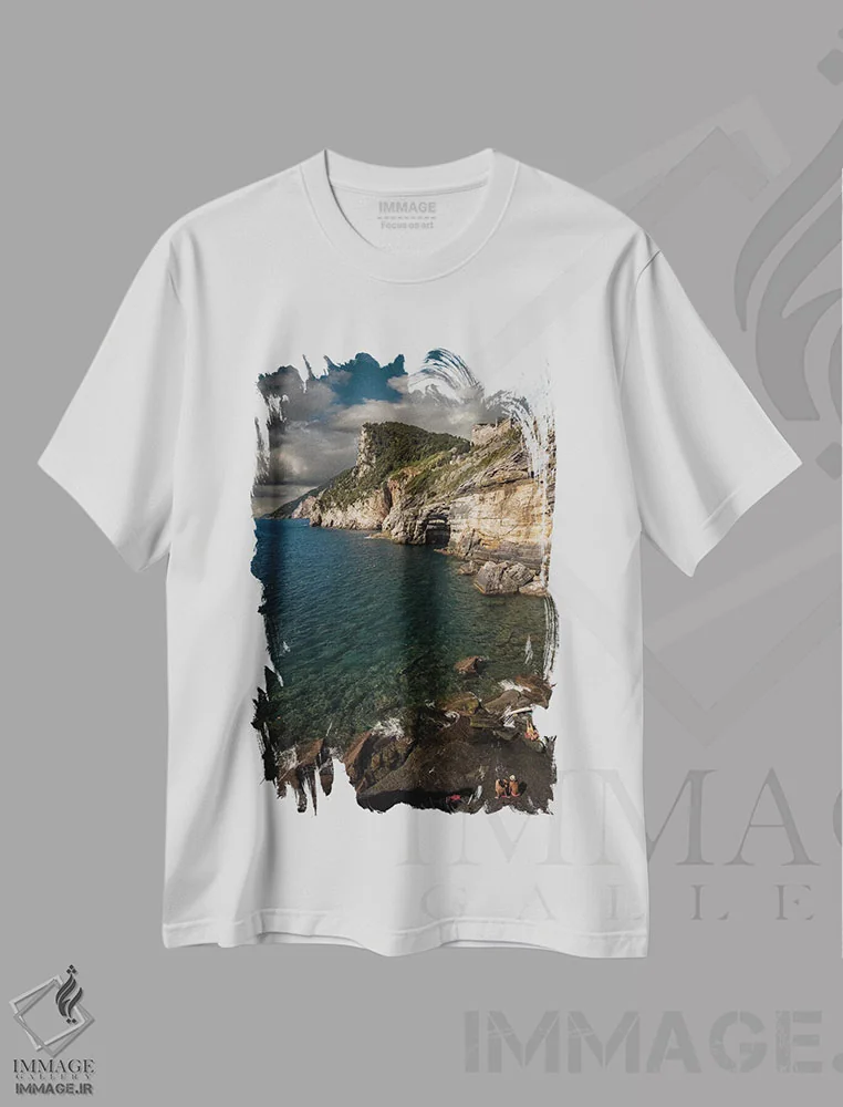 تیشرت سفید طرح دار صخره های پورتو وِنِره، مدیوم اثر انزو رومانو | immage.ir