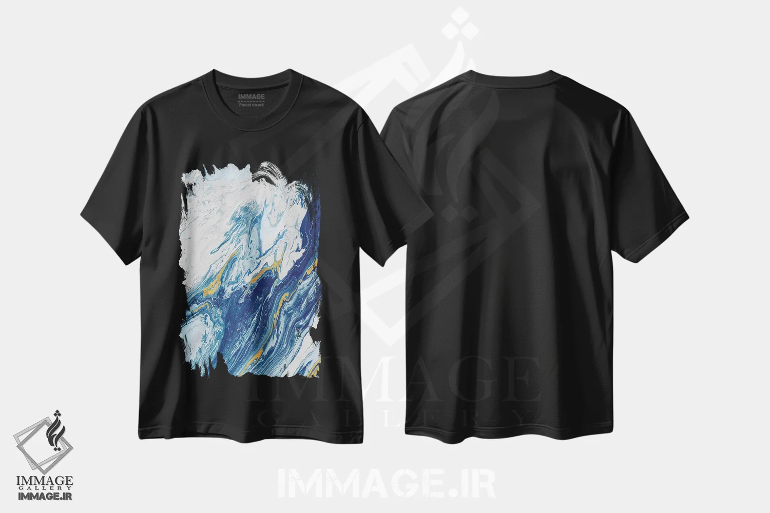 تیشرت مشکی طرح دار ساحل با موج های آبی اثر ام. مرکادو | immage.ir
