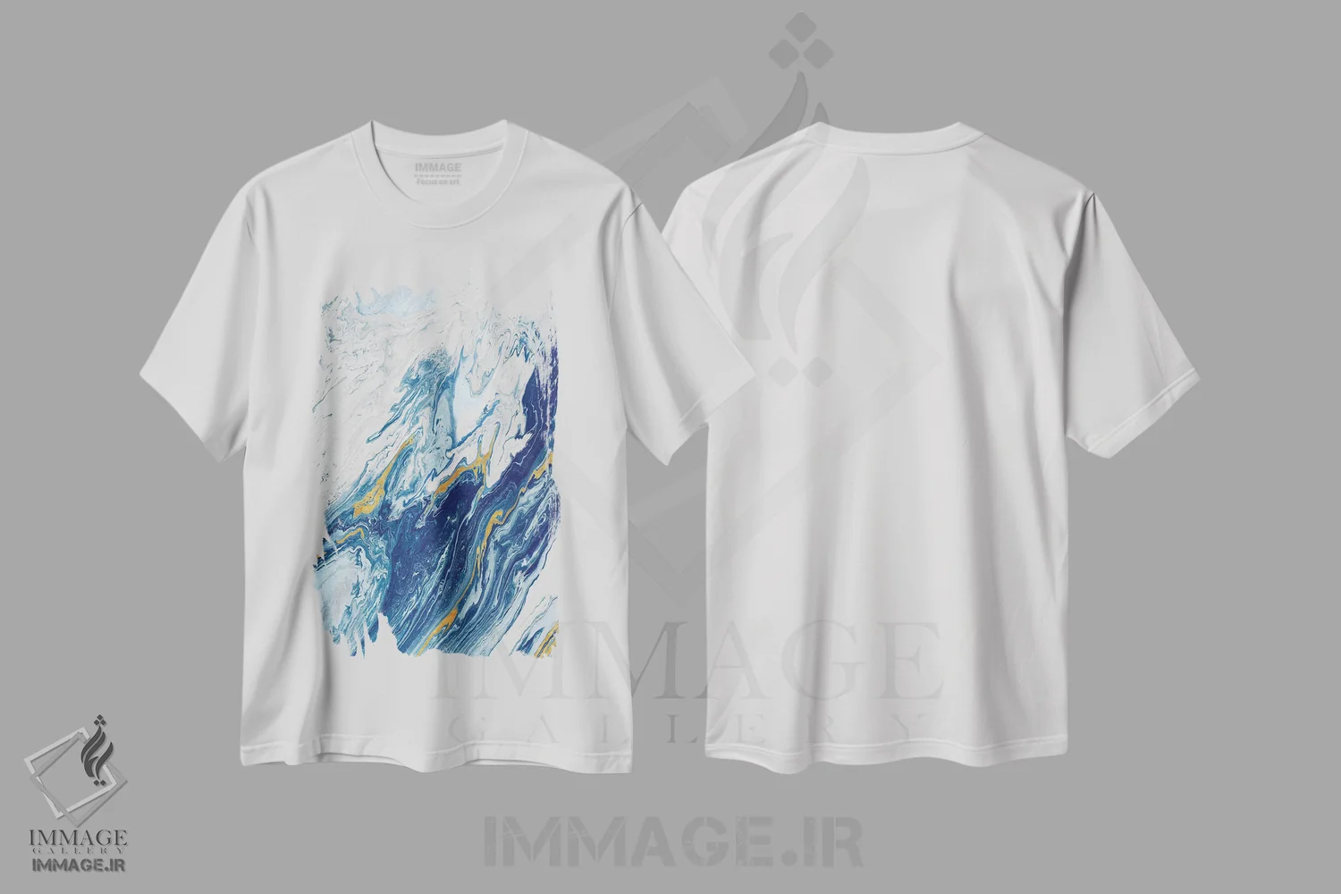 تیشرت سفید طرح دار ساحل با موج های آبی اثر ام. مرکادو | فروشگاه ایماژ