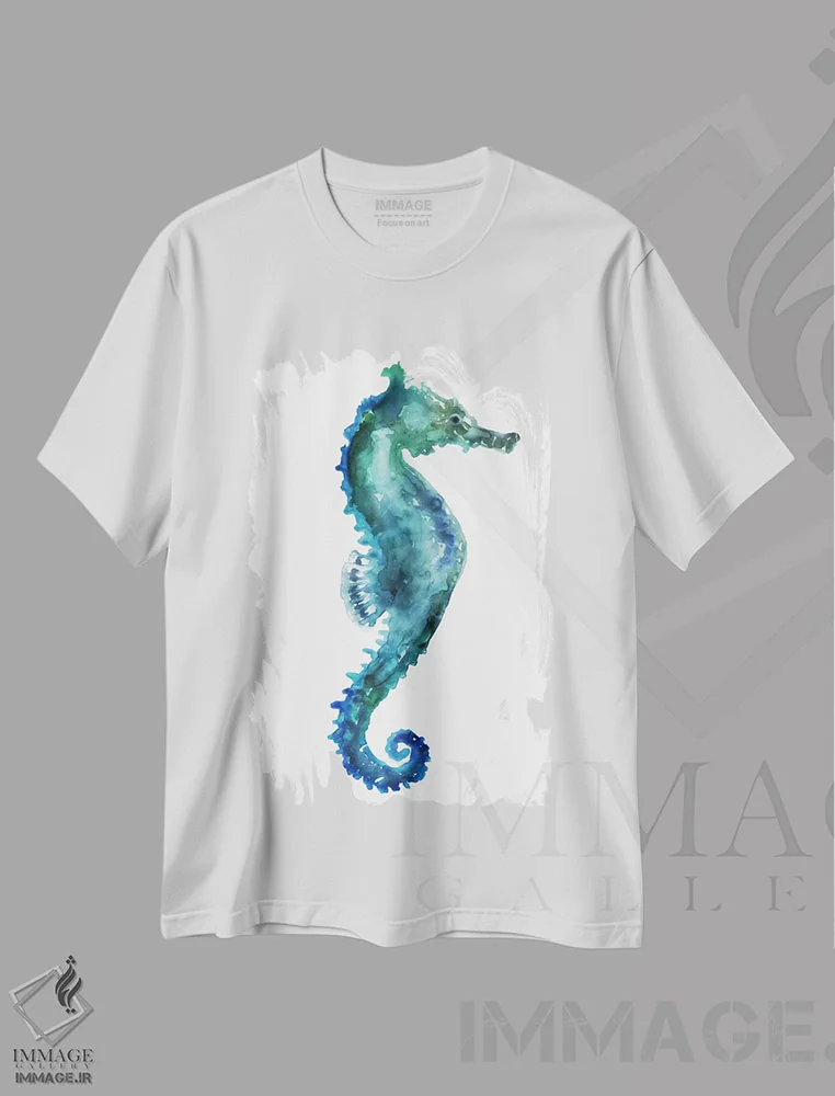 تیشرت سفید طرح دار اسب دریایی، دکور ساحلی اثر ادوارد سلکرک | فروشگاه ایماژ