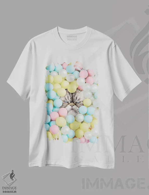 تیشرت سفید طرح دار گربه منشی، عکاسی ترکیبی اثر ارین سامر | immage.ir