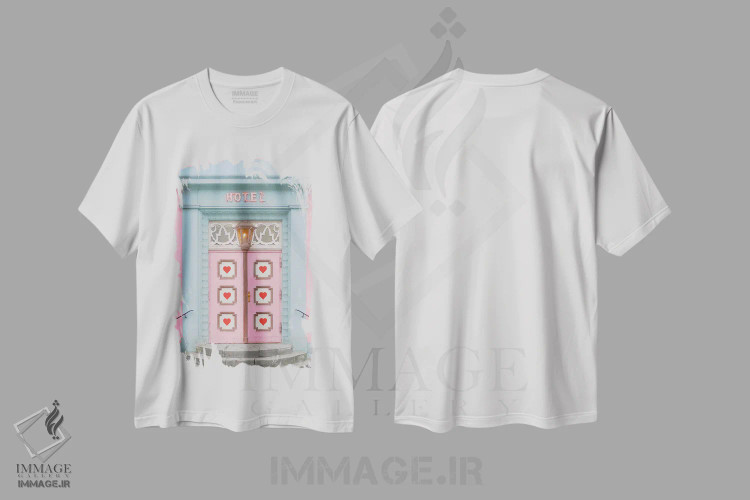 تیشرت سفید طرح دار مسافرخانه عشق، باربیکور اثر ارین سامر | immage.ir