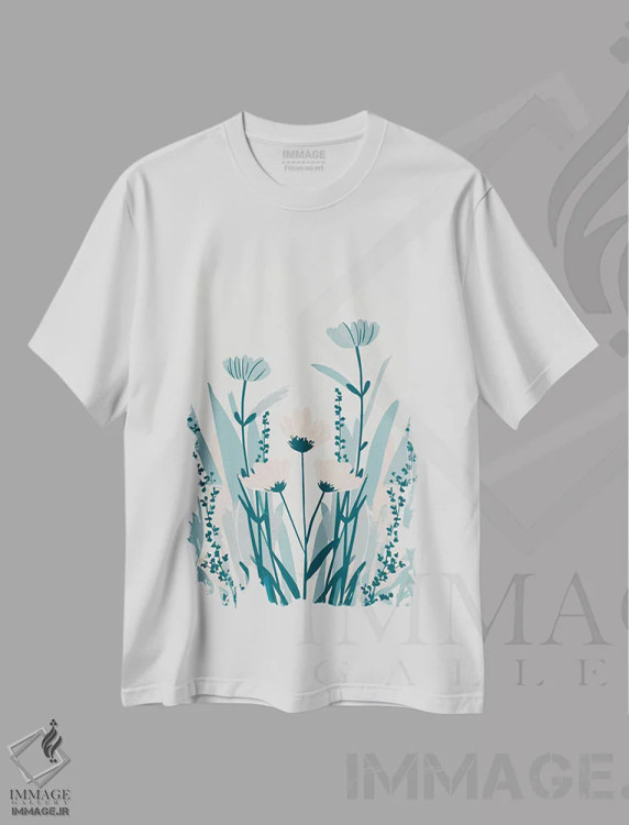 تیشرت سفید طرح دار گل های وحشی آبی، دکور روستایی اثر ادسون راموس | فروشگاه ایماژ
