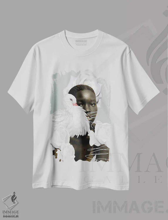 تیشرت سفید طرح دار قو و رزهای سفید، هنر آمریکایی آفریقایی تبار اثر ادسون راموس | فروشگاه ایماژ