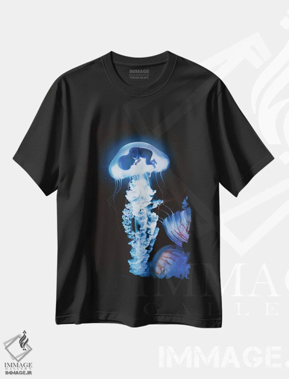 تیشرت مشکی طرح دار جنین، عکاسی ترکیبی اثر اوگنی سولویف | immage.ir