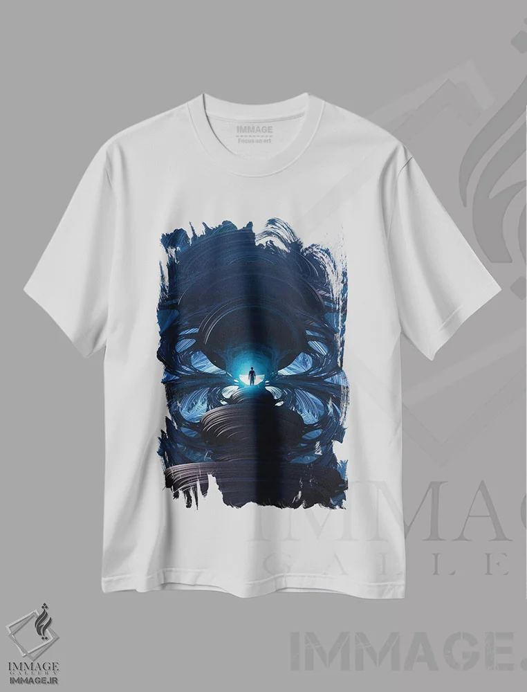 تیشرت سفید طرح دار بکسیل، عکاسی ترکیبی اثر اوگنی سولویف | immage.ir