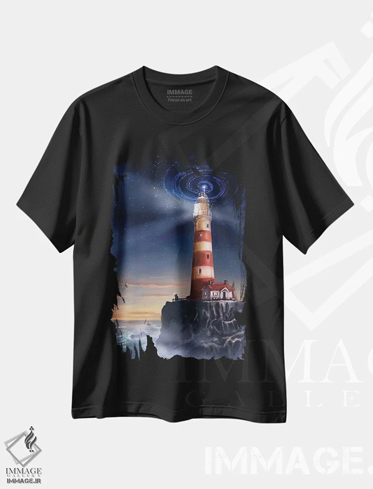 تیشرت مشکی طرح دار فانوس دریایی، تزئینی اثر آناستازیا اِوگرافوا | immage.ir