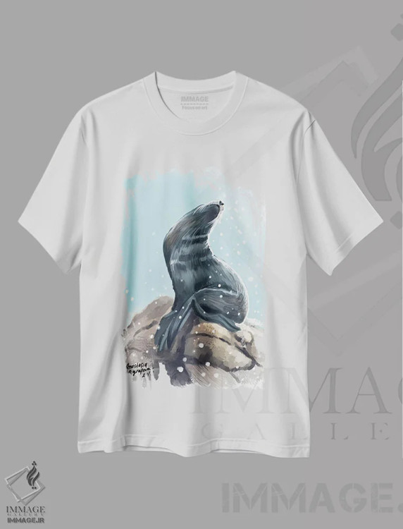 تیشرت سفید طرح دار شیر دریایی، هنر دیجیتال اثر آناستازیا اِوگرافوا | immage.ir