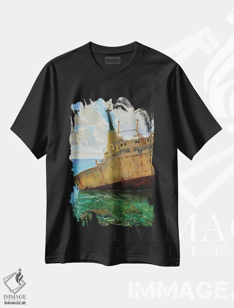 تیشرت مشکی طرح دار کشتی در منظرهٔ دریایی، مدیوم اثر اوگنیا مکانوا | immage.ir