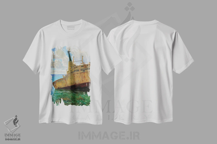 تیشرت سفید طرح دار کشتی در منظرهٔ دریایی، مدیوم اثر اوگنیا مکانوا | فروشگاه ایماژ