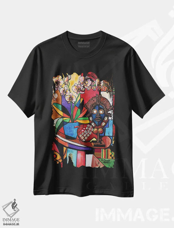 تیشرت مشکی طرح دار طبیعت بی جان با ارکیده و آثار هنری آفریقایی، دکور آفریقایی اثر اورِت اسپرویل | فروشگاه ایماژ