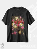 تیشرت مشکی طرح دار گل های صدتومانی رنگی در گلدان نقره ای، هنر فاخر معاصر اثر ایوان ویلسون | فروشگاه ایماژ