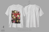 تیشرت سفید طرح دار گل های صدتومانی رنگی در گلدان نقره ای، هنر فاخر معاصر اثر ایوان ویلسون | immage.ir